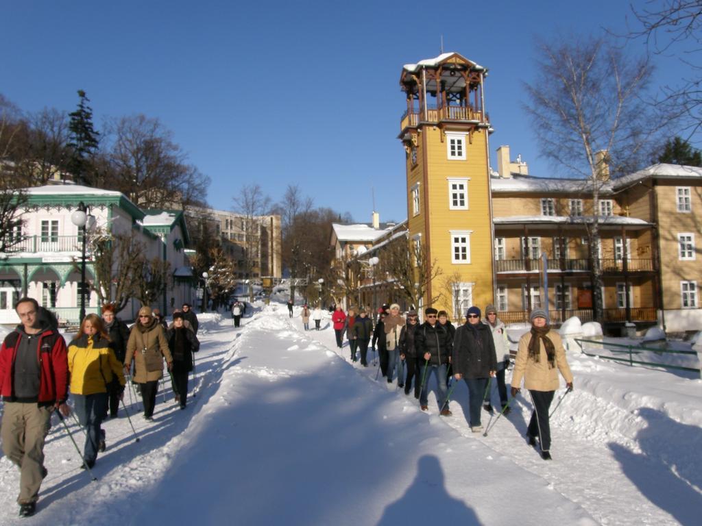 Готель Sanatorium Uzdrowiskowe Nr IV Івонич-Здруй Екстер'єр фото